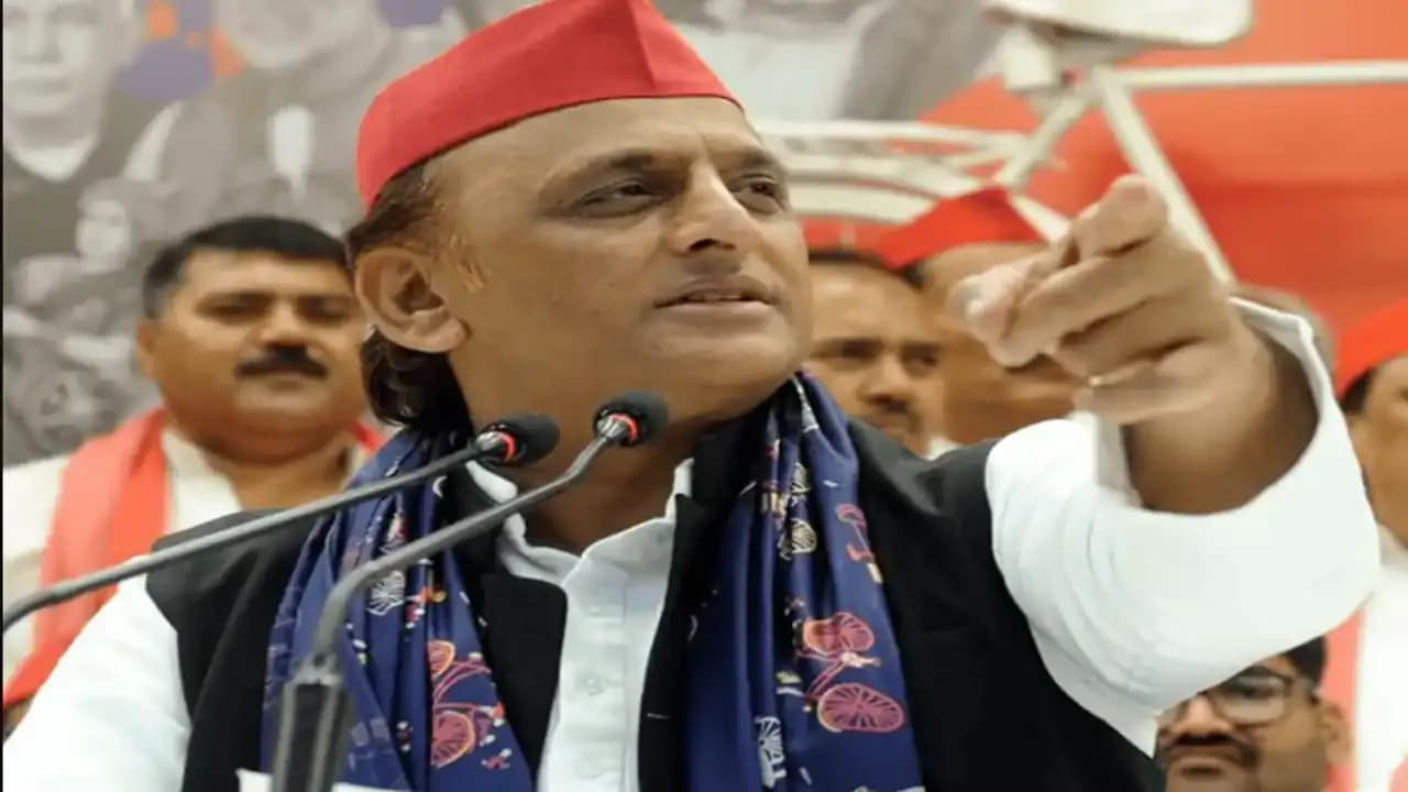 Akhilesh Yadav's New Political Strategy: SP Embraces Blue to Expand Dalit Outreach