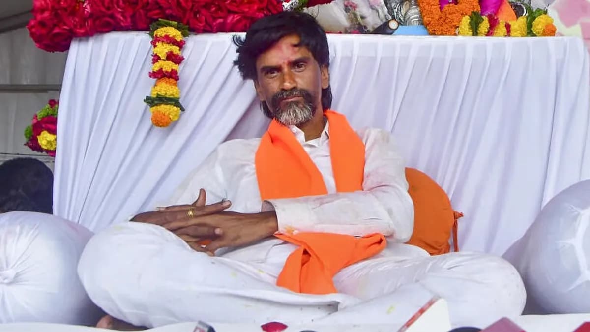 Maharashtra Maratha Quota Row Intensifies as Manoj Jarange-Patil Pressures Fadnavis Government