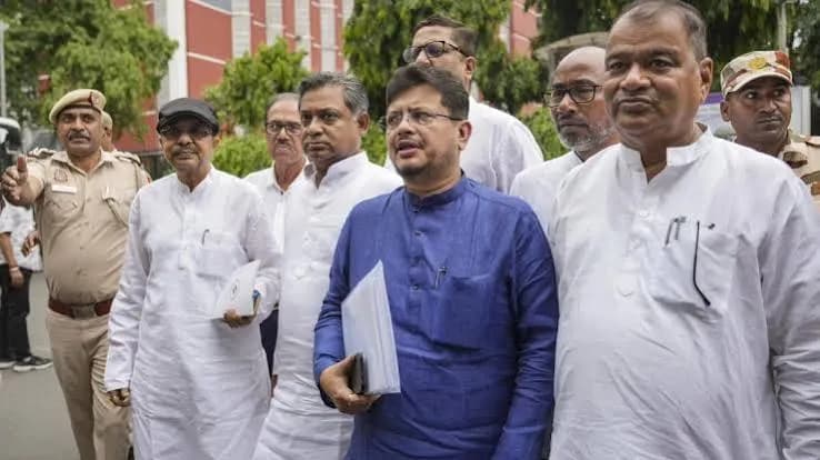 West Bengal Assembly Sends Notices to 10 Rebel TMC MLAs Over Disqualification Plea